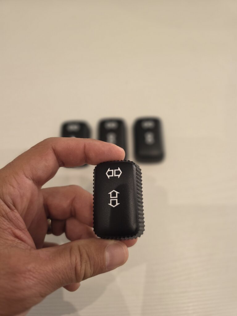 Bouton BMW Z3 restauré et peint, reproduction 3D réalisée par AzurMedia à Nice