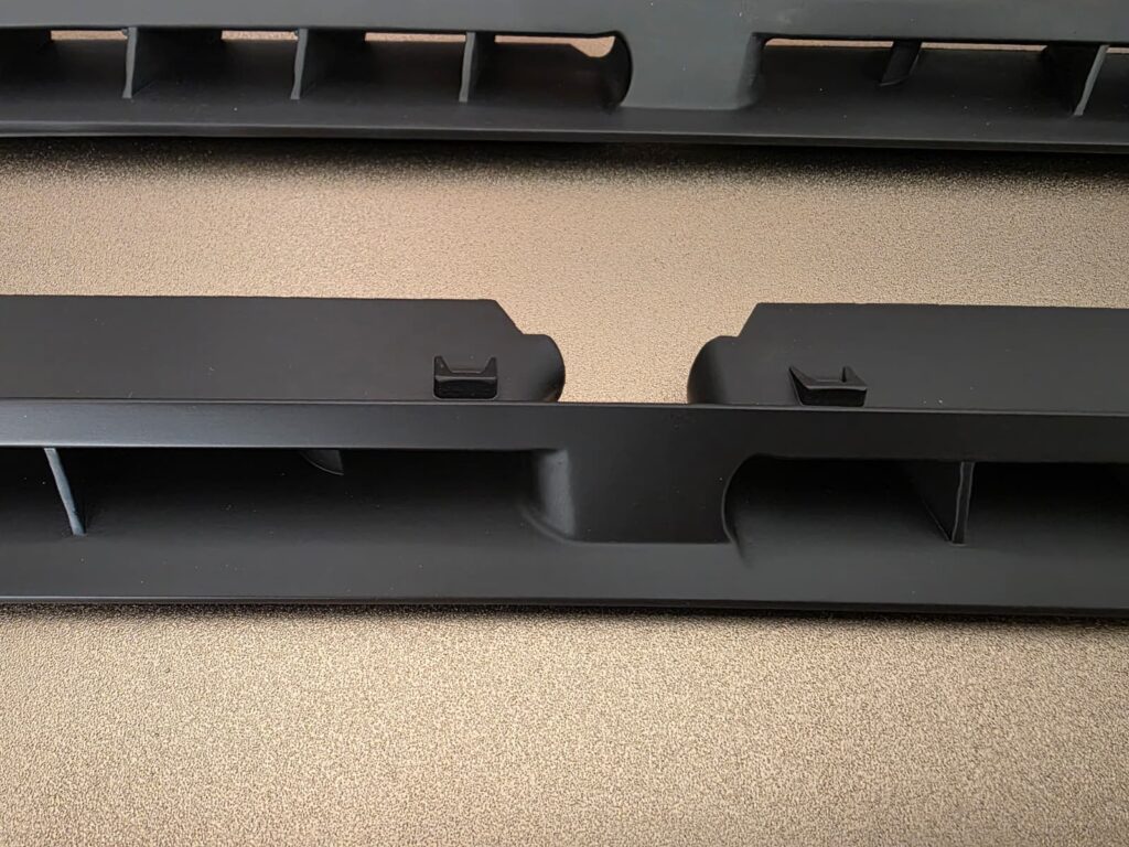 Grille de ventilation Renault Alpine A610 en résine technique noire