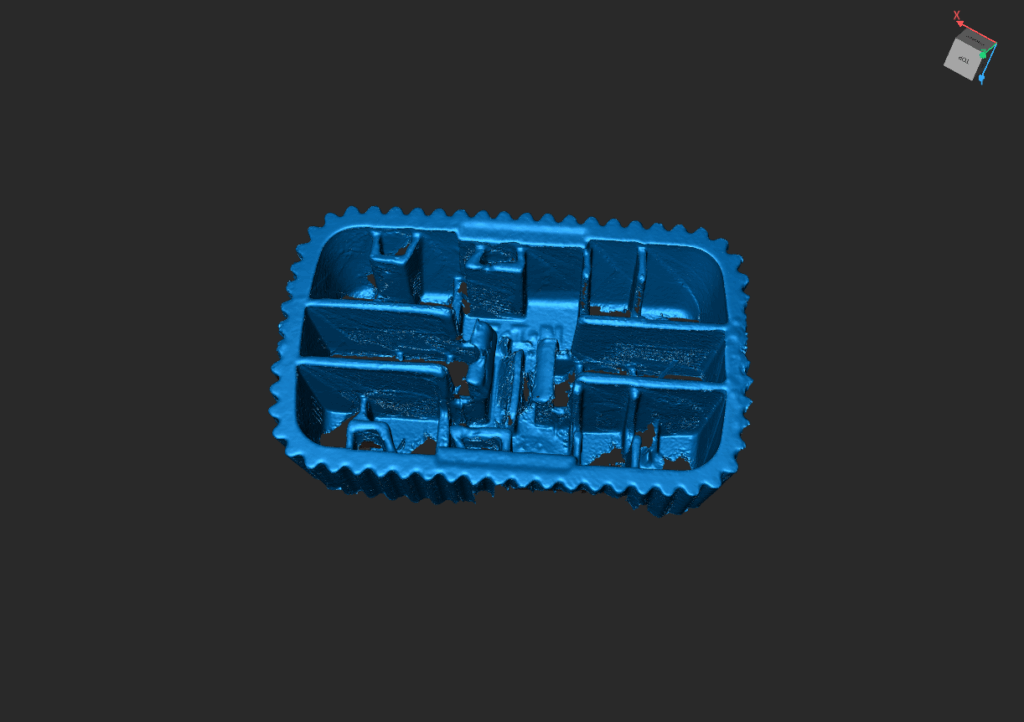 Numérisation 3D haute précision du bouton BMW Z3 dans l’atelier AzurMedia à Nice